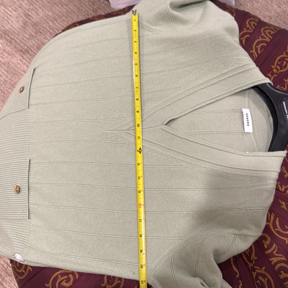 Sandro Paris (NEW WITH TAGS) Vert Amande Wool and Cashmere Sweater, Pastel Green - Picture 8 of 8